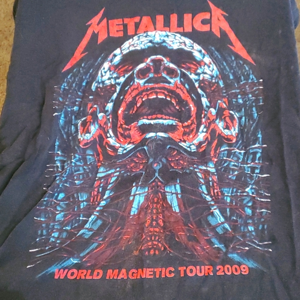 Mens metallica tour shirt 2009